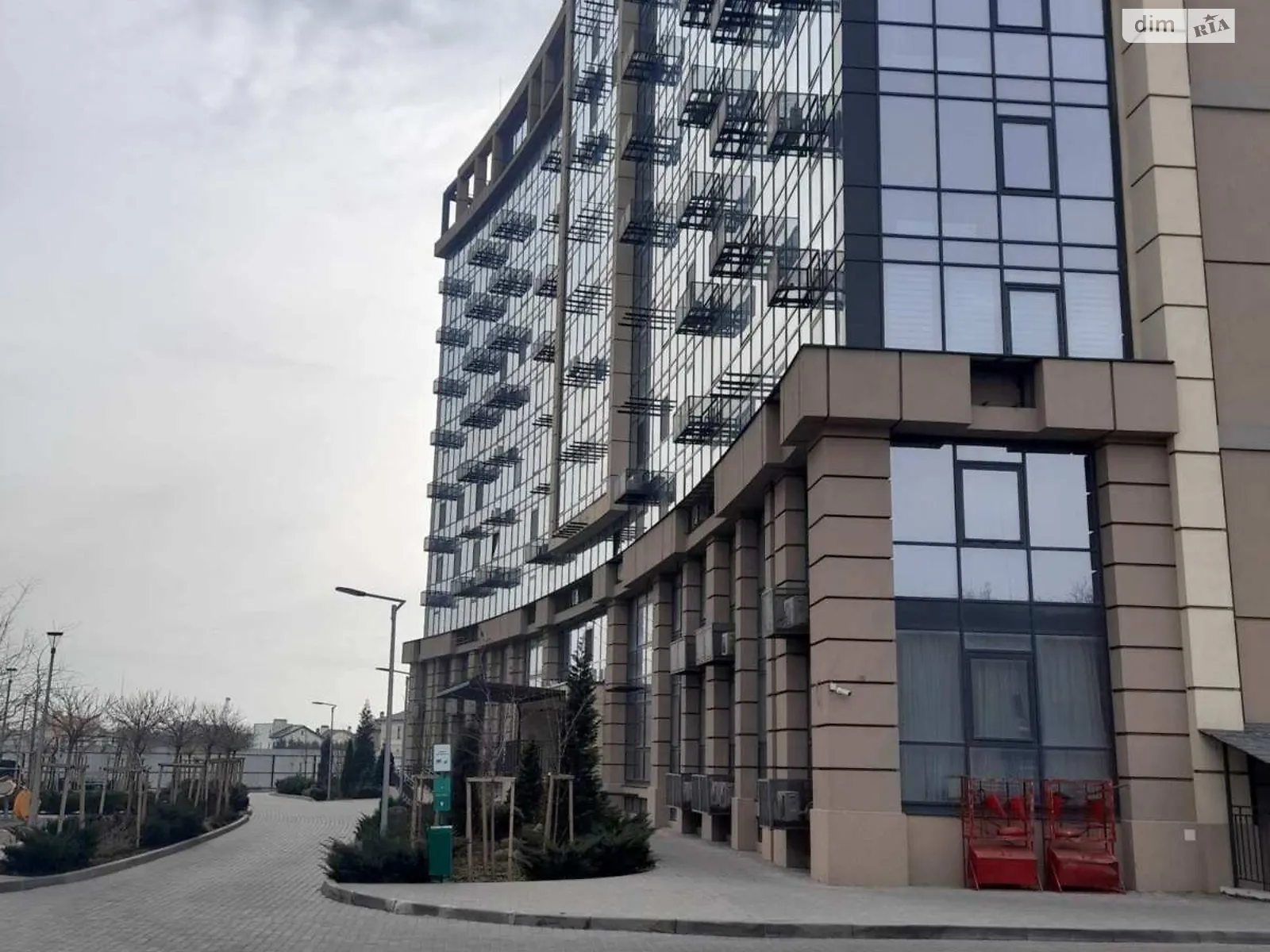 Продается 1-комнатная квартира 89.3 кв. м в Фонтанке, ул. Дружбы народов - фото 1