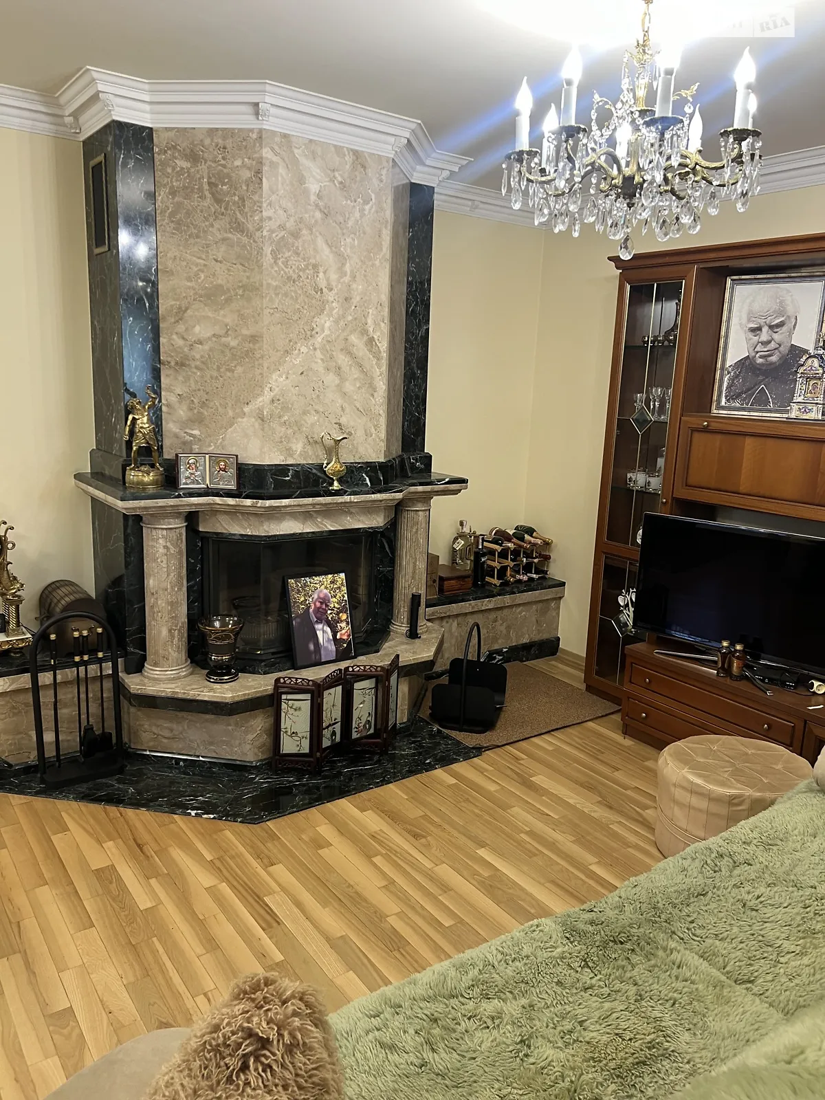 Продается дом на 2 этажа 401.4 кв. м с террасой, цена: 310000 € - фото 1