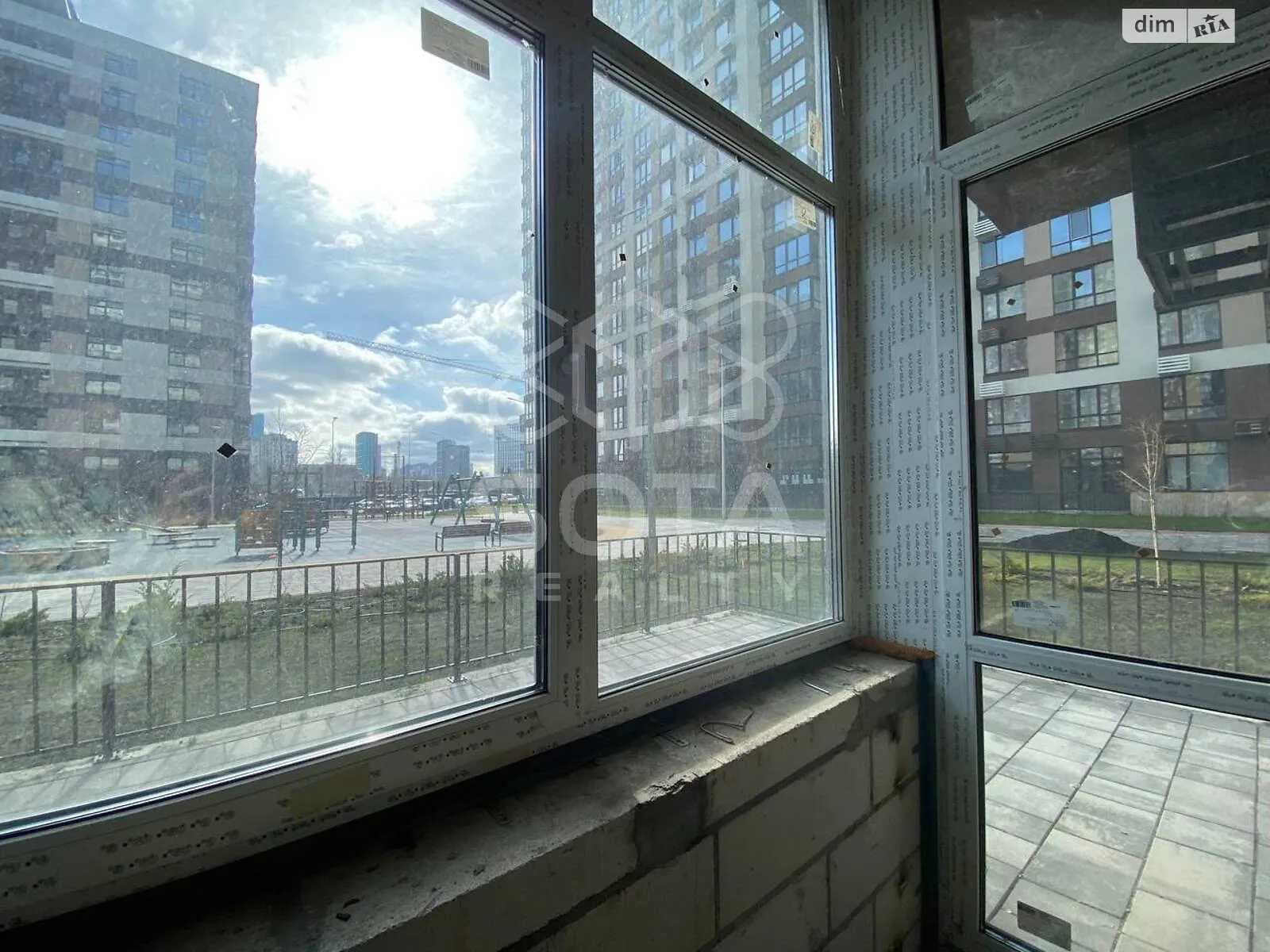 Продается 2-комнатная квартира 66 кв. м в Киеве, ул. Александра Олеся, 1 - фото 1