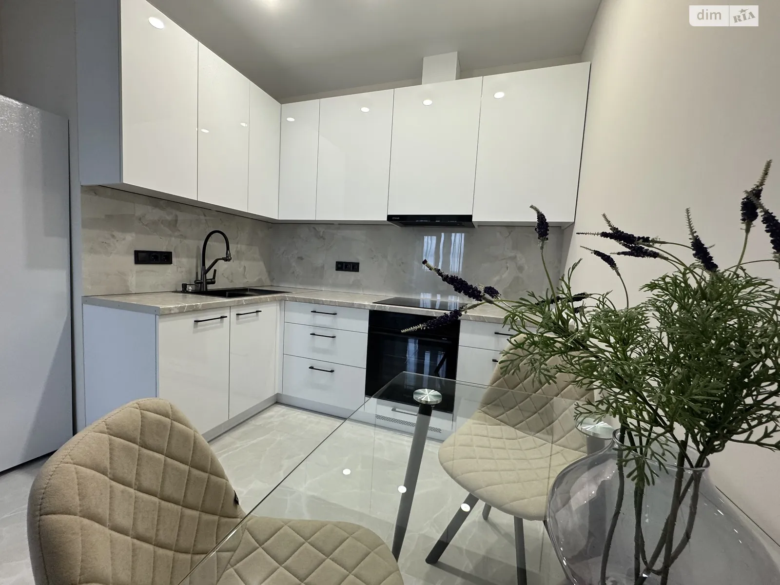 Продається 1-кімнатна квартира 44 кв. м у Одесі, вул. Варненська, 27А/2 - фото 1
