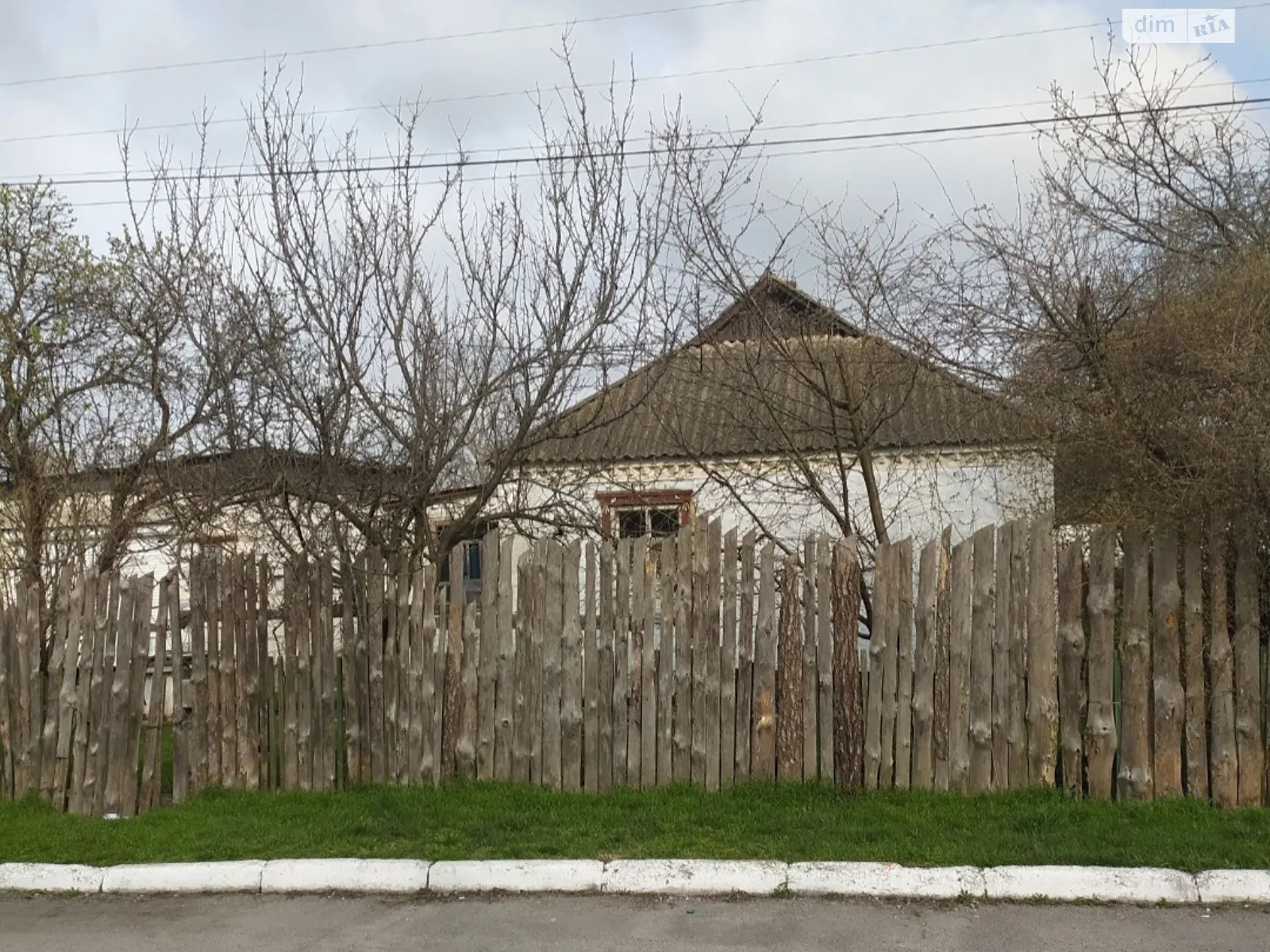 Продается одноэтажный дом 60 кв. м с камином, цена: 37200 $ - фото 1