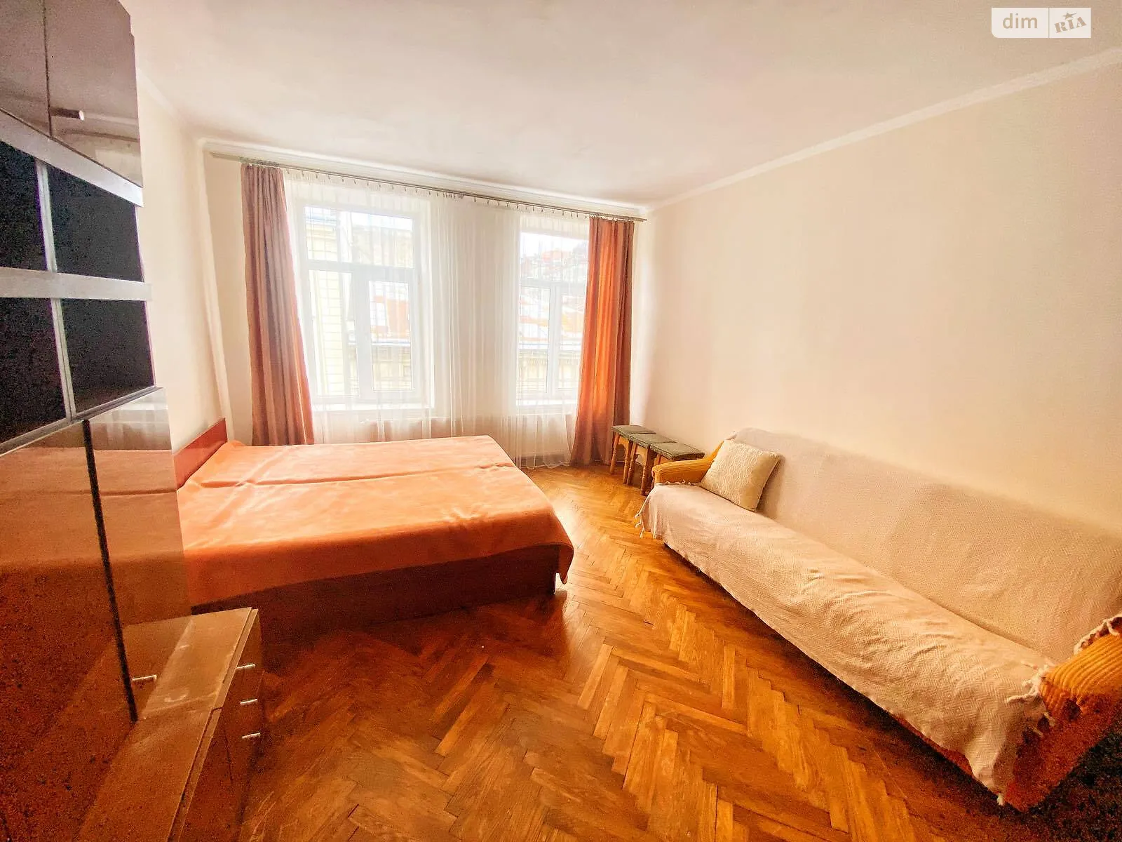 Продається 1-кімнатна квартира 53 кв. м у Львові, вул. Галицька, 12 - фото 1
