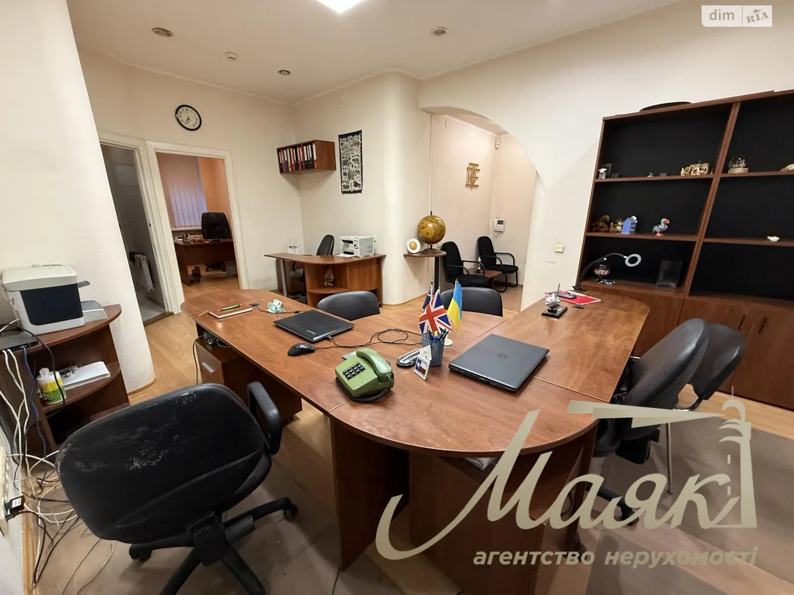 Продається офіс 41 кв. м в бізнес-центрі, цена: 141000 $ - фото 1