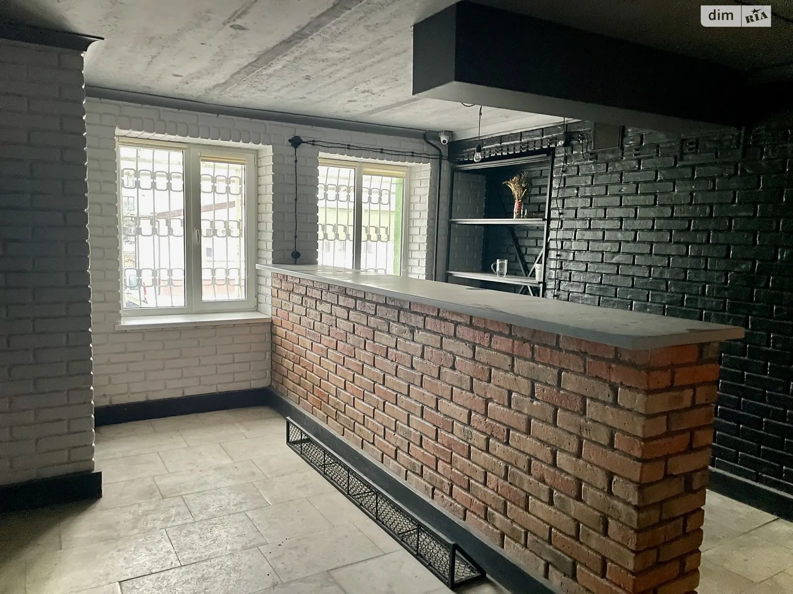 Продается помещения свободного назначения 214 кв. м в 5-этажном здании, цена: 99510 $ - фото 1
