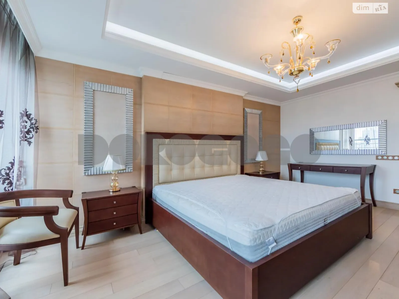 Продается 4-комнатная квартира 189.4 кв. м в Киеве, ул. Зверинецкая, 47 - фото 1