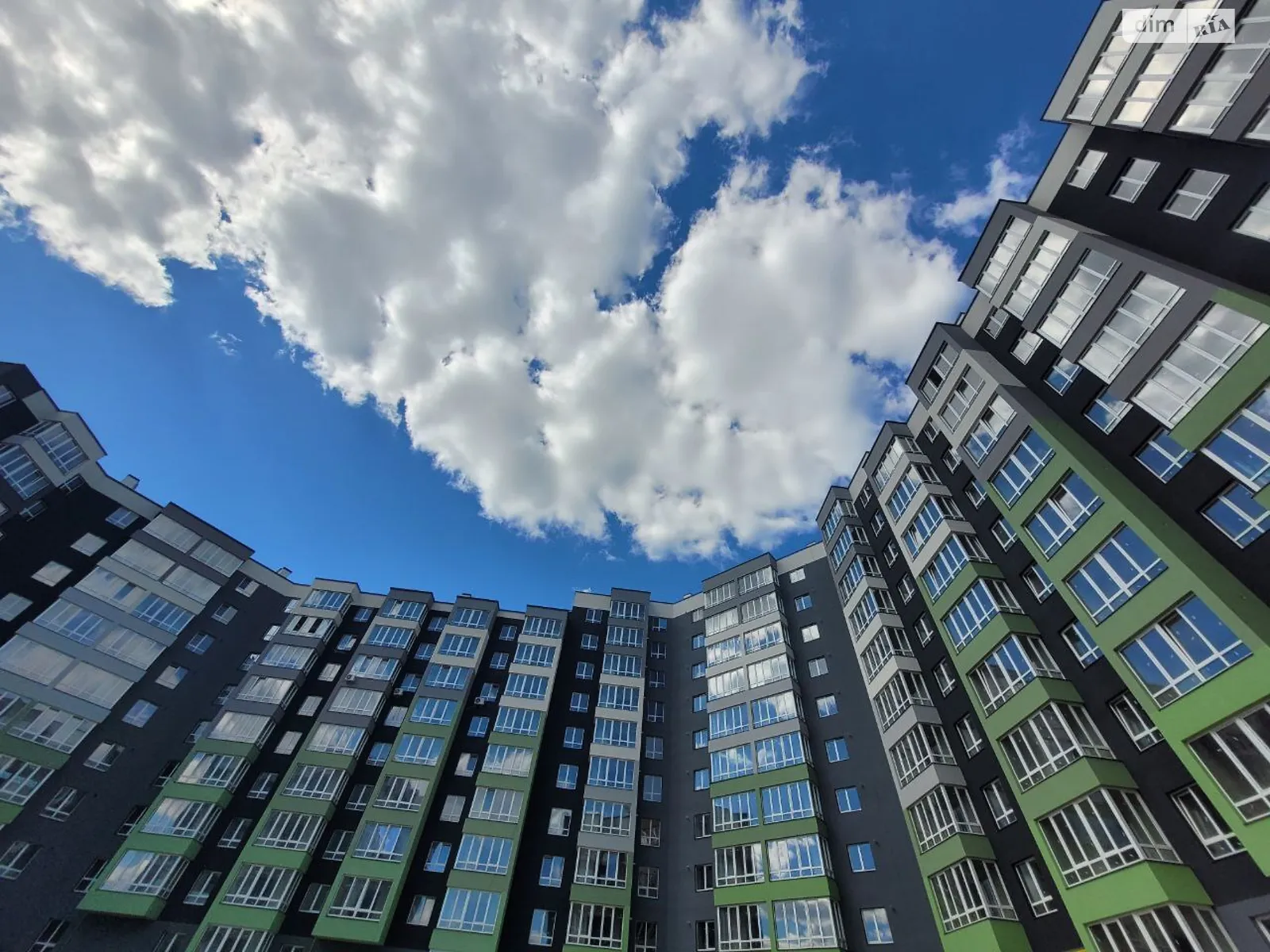 Продается 1-комнатная квартира 48 кв. м в Ивано-Франковске, ул. Приозерная, 30 - фото 1