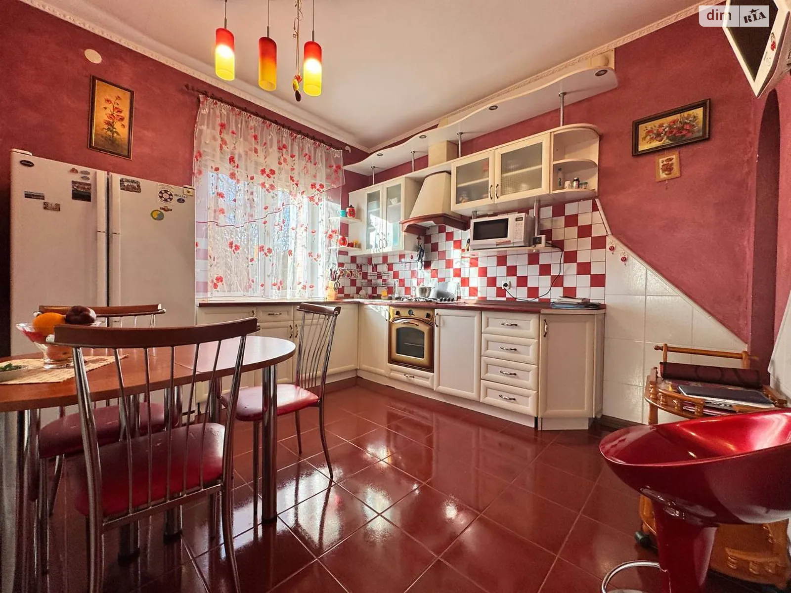 Продается дом на 2 этажа 163.9 кв. м с садом, цена: 230000 $ - фото 1