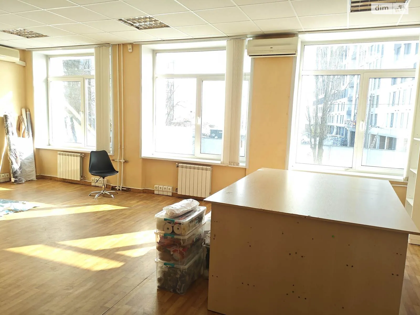 Сдается в аренду офис 70 кв. м в бизнес-центре, цена: 20320 грн - фото 1