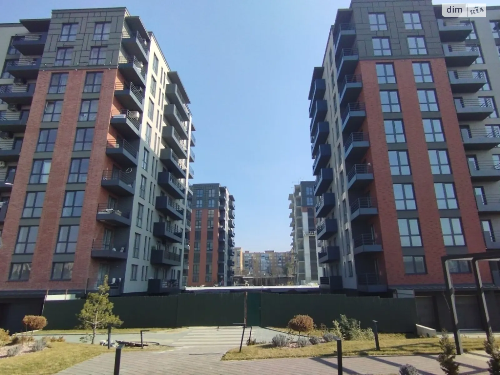 Продается 2-комнатная квартира 64 кв. м в Ужгороде, ул. Легоцкого - фото 1