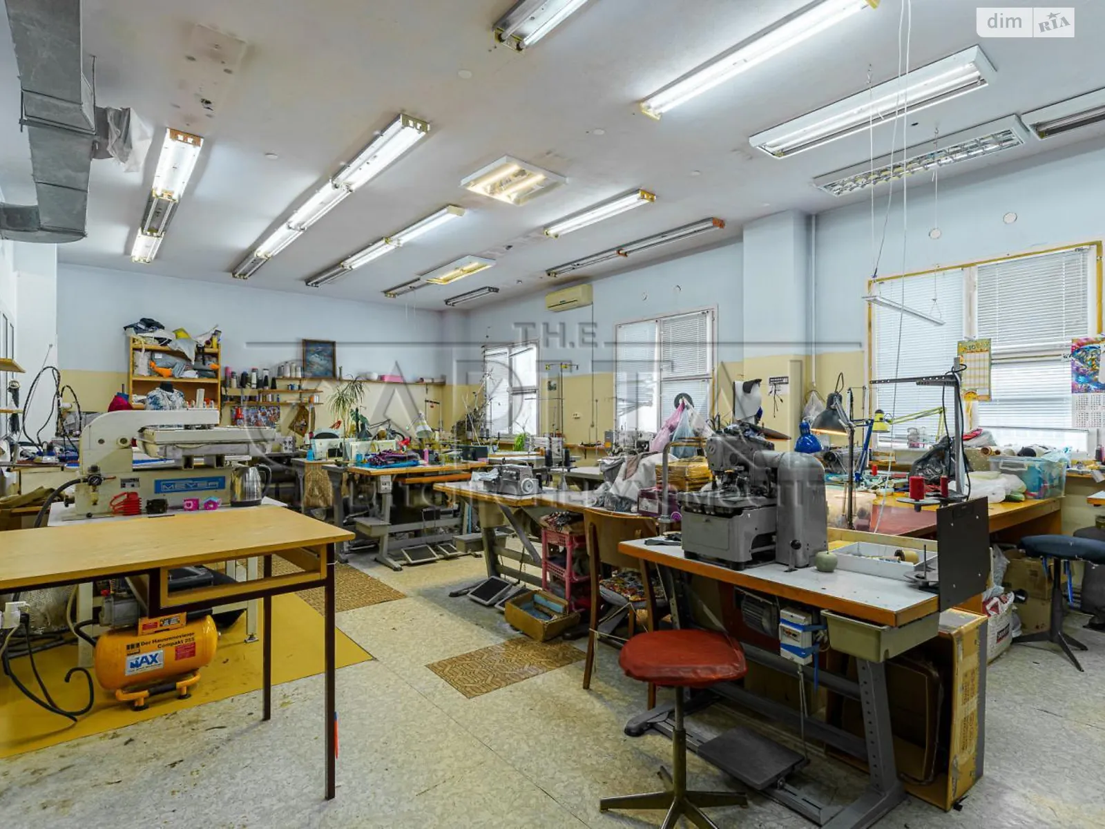 Продается помещения свободного назначения 306 кв. м в 3-этажном здании, цена: 220000 $ - фото 1