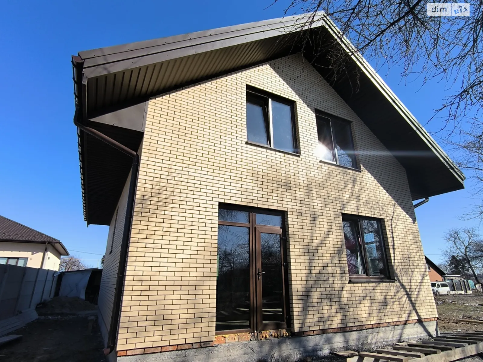 Продается дом на 2 этажа 120 кв. м с бассейном, цена: 67000 $ - фото 1