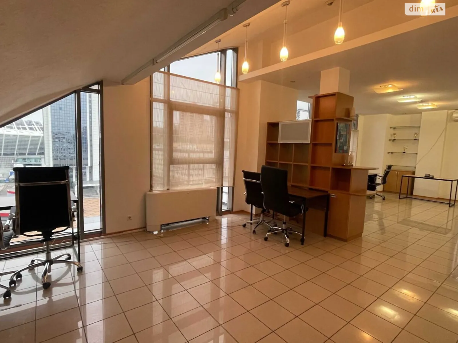 Сдается в аренду офис 245 кв. м в бизнес-центре, цена: 3000 $ - фото 1