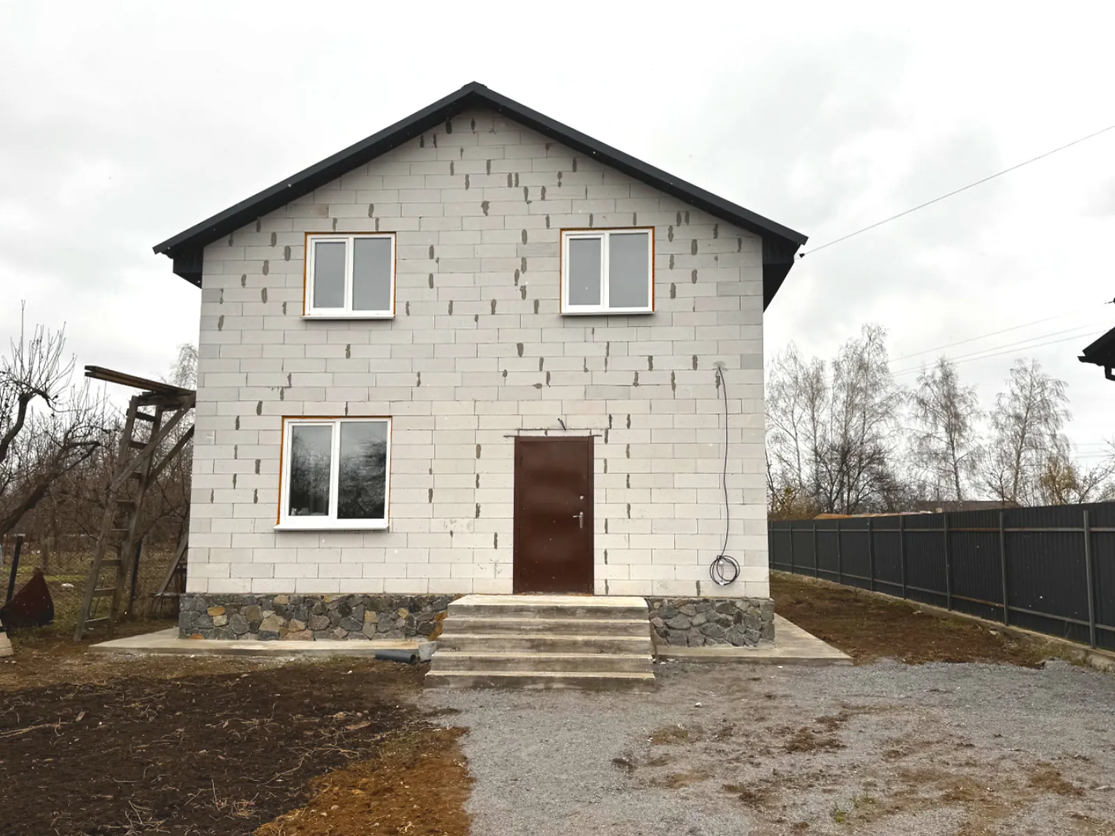 Продается дом на 2 этажа 112 кв. м с беседкой, цена: 58000 $ - фото 1