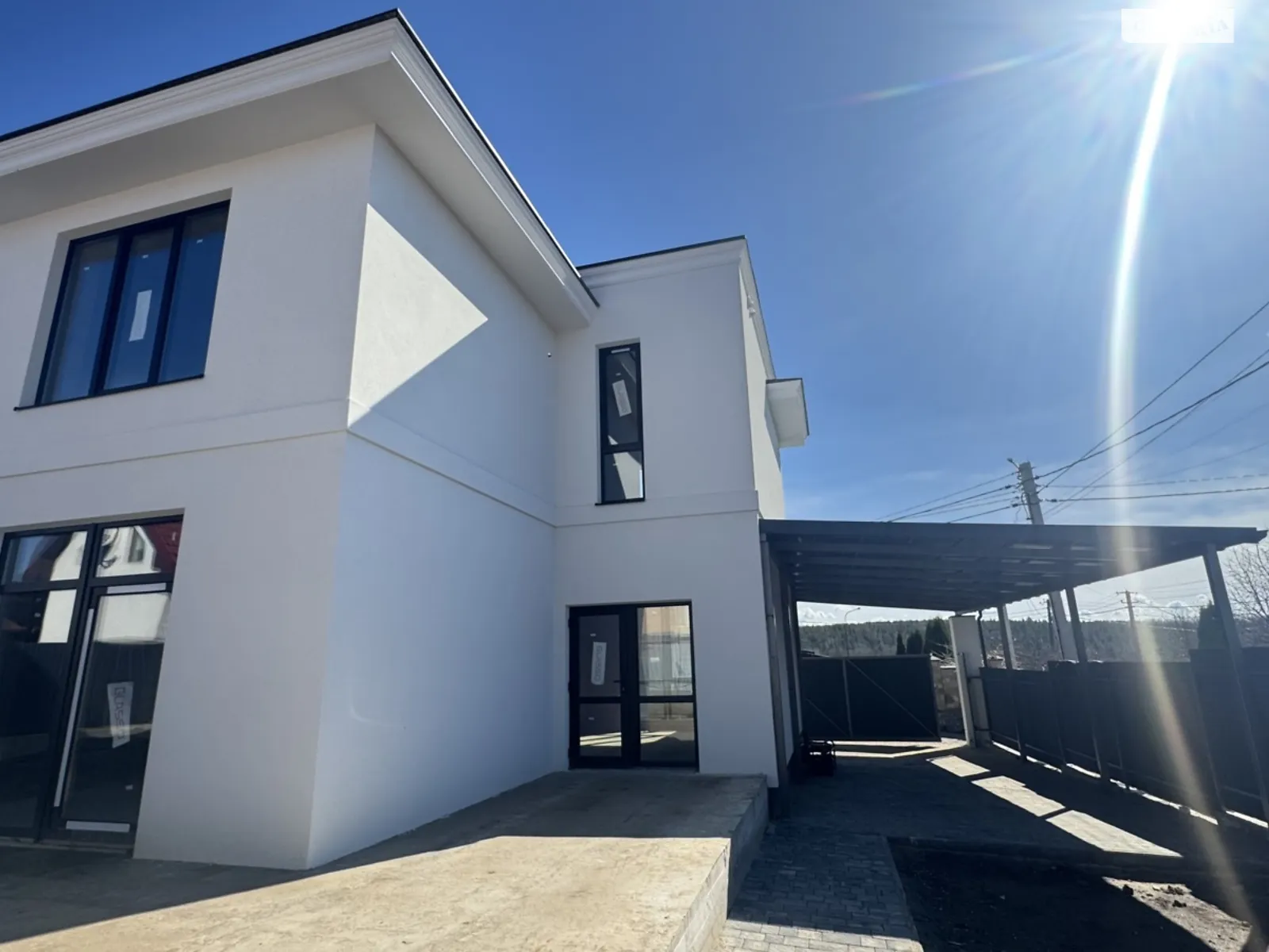 Продается дом на 2 этажа 170 кв. м с гаражом, цена: 160000 $ - фото 1