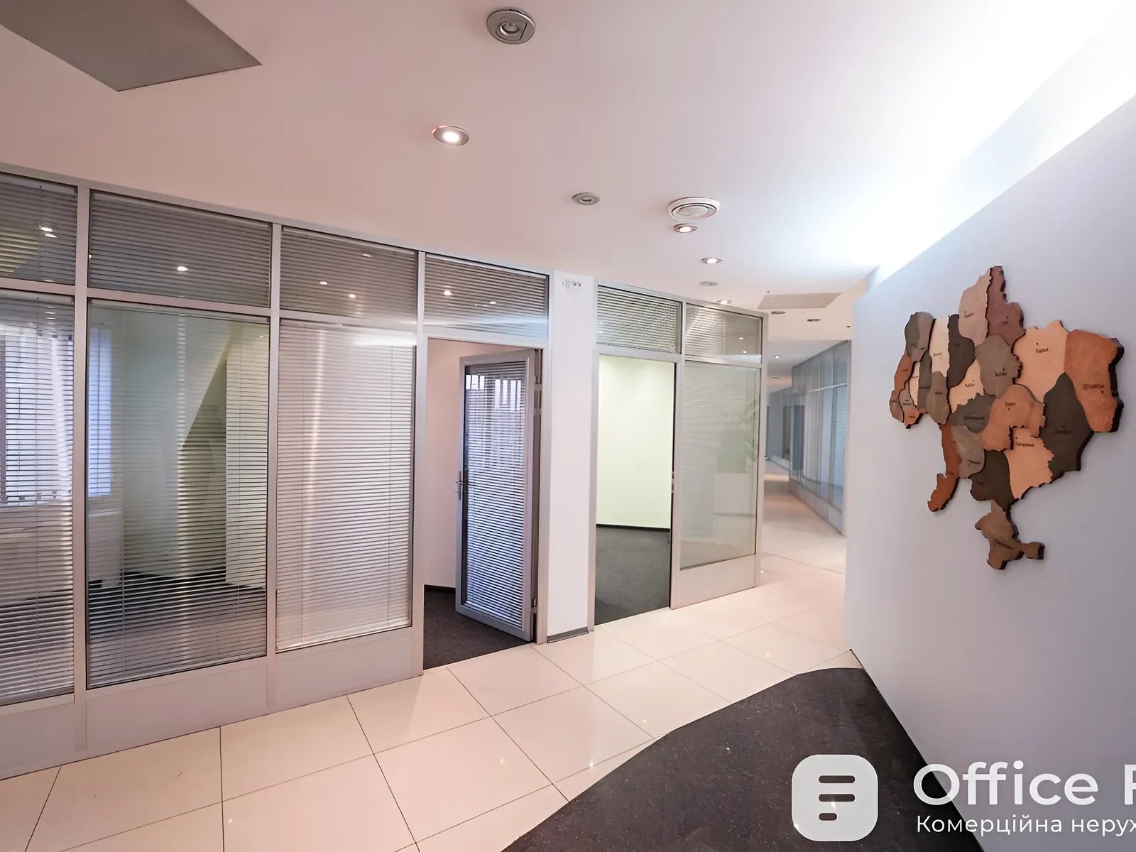 Сдается в аренду офис 345 кв. м в бизнес-центре, цена: 4485 $ - фото 1