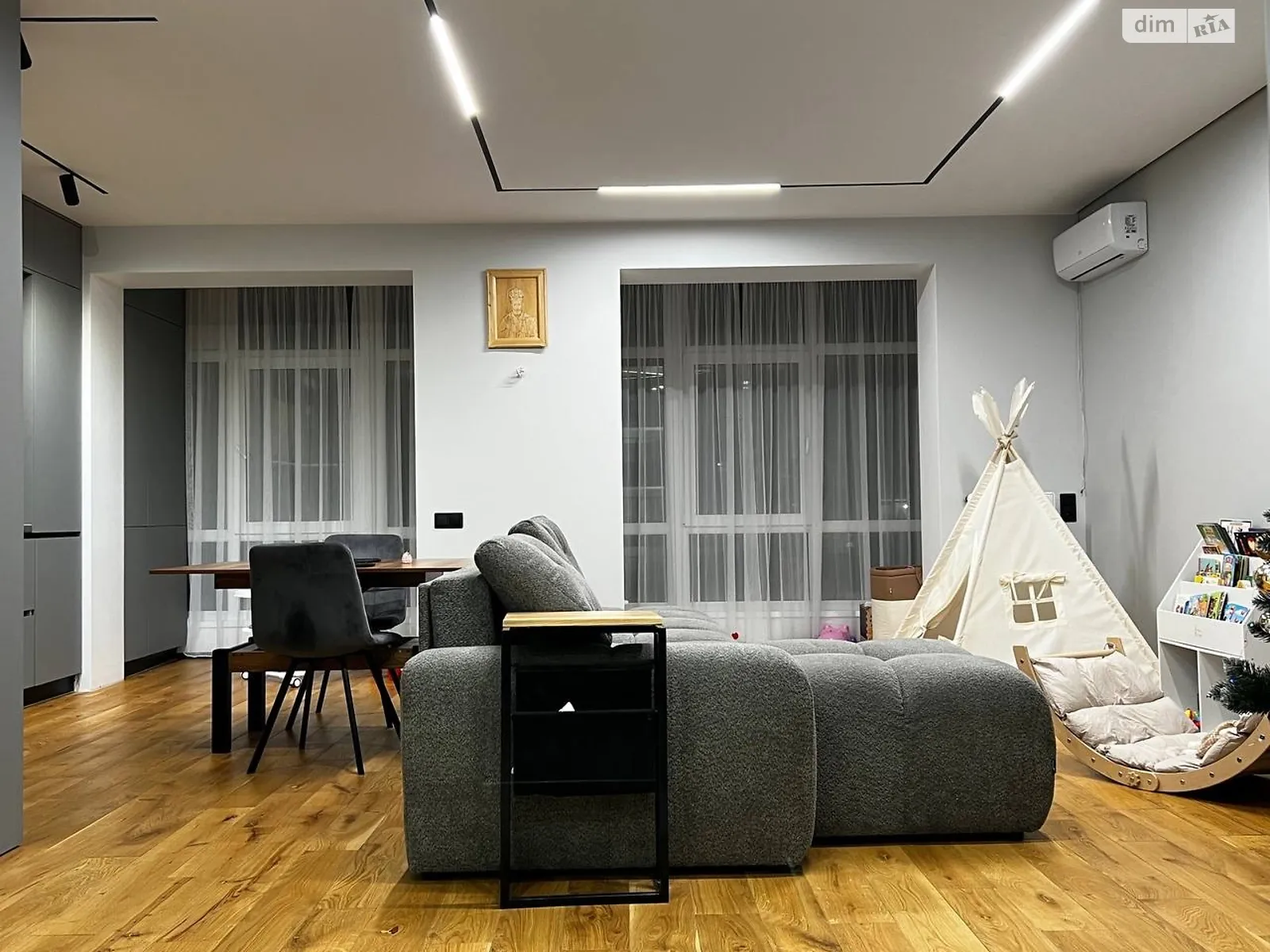 Продается 3-комнатная квартира 85.8 кв. м в Ивано-Франковске, ул. Высочана Семена - фото 1