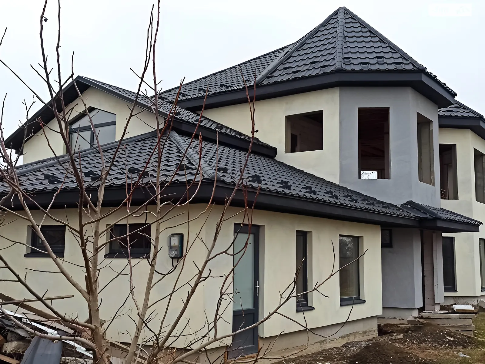 Продается дом на 2 этажа 270 кв. м с садом, цена: 110000 $ - фото 1