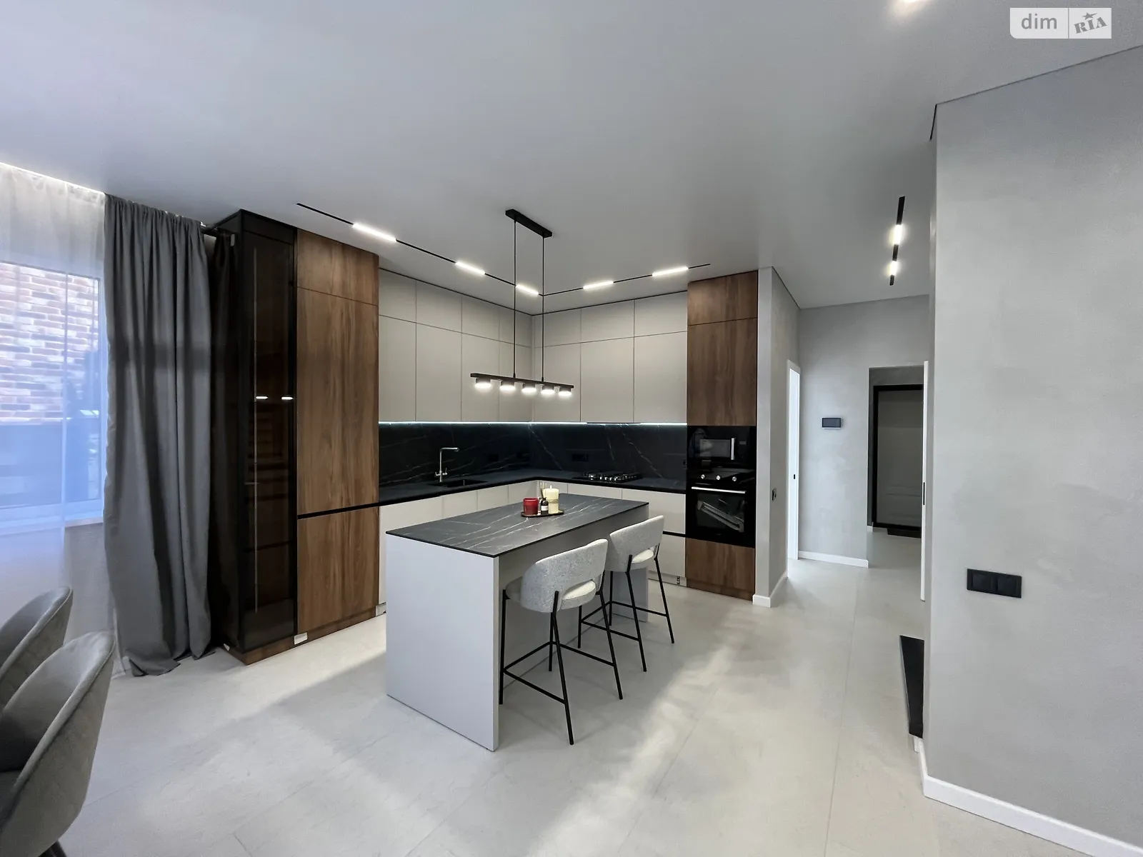 Продается дом на 2 этажа 140 кв. м с участком, цена: 269000 $ - фото 1