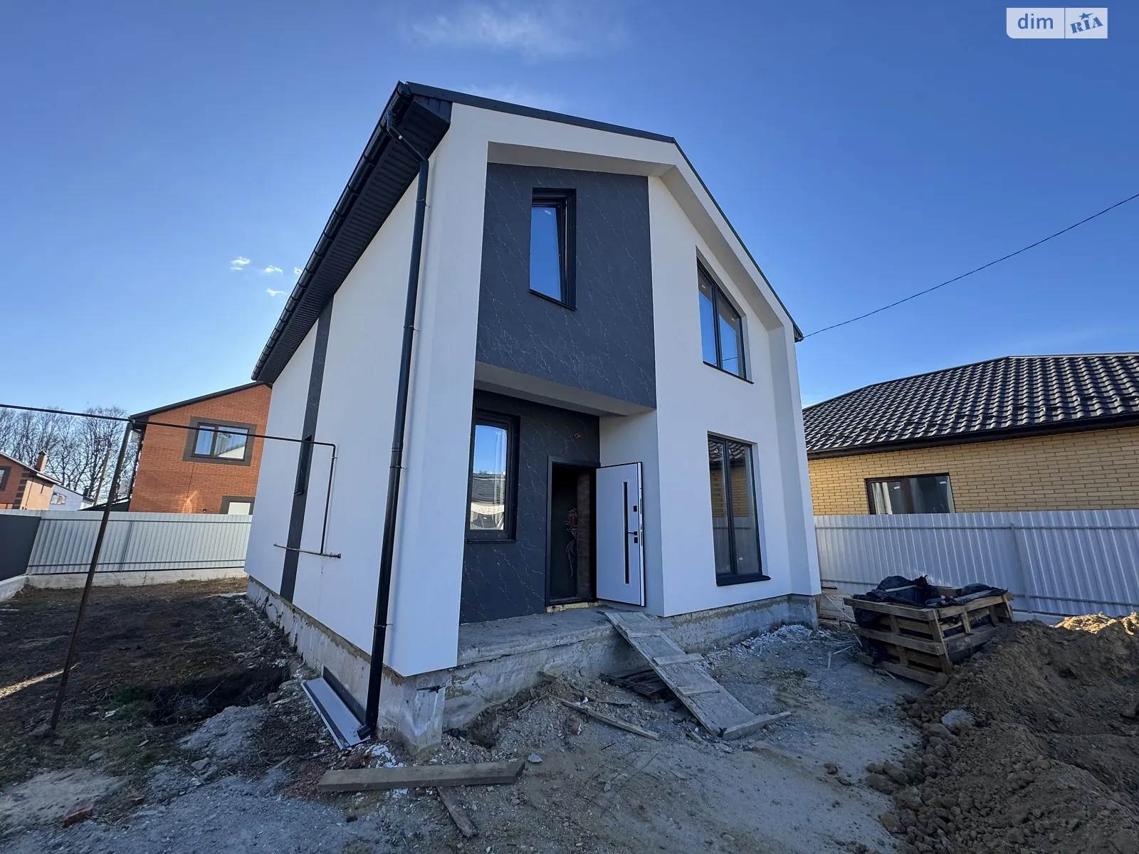 Продается дом на 2 этажа 125 кв. м с балконом, цена: 89000 $ - фото 1