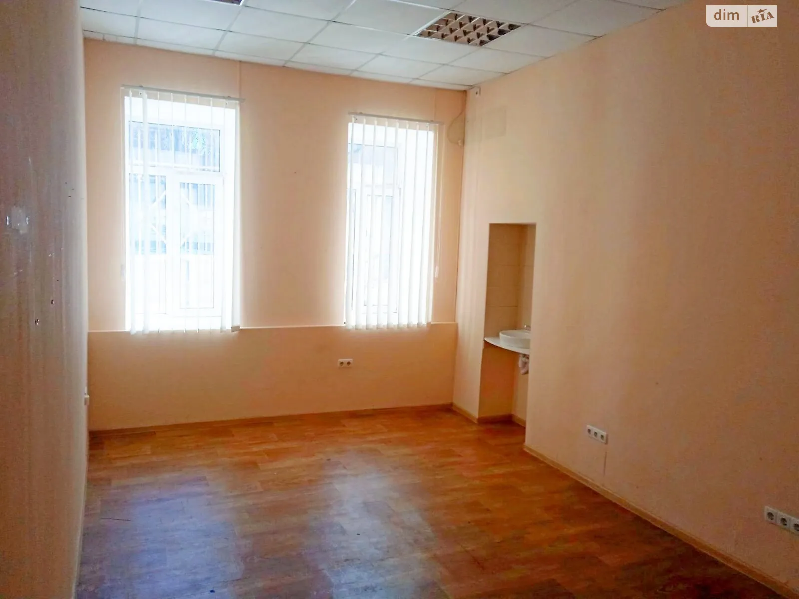 Здається в оренду офіс 28 кв. м в бізнес-центрі, цена: 17990 грн - фото 1