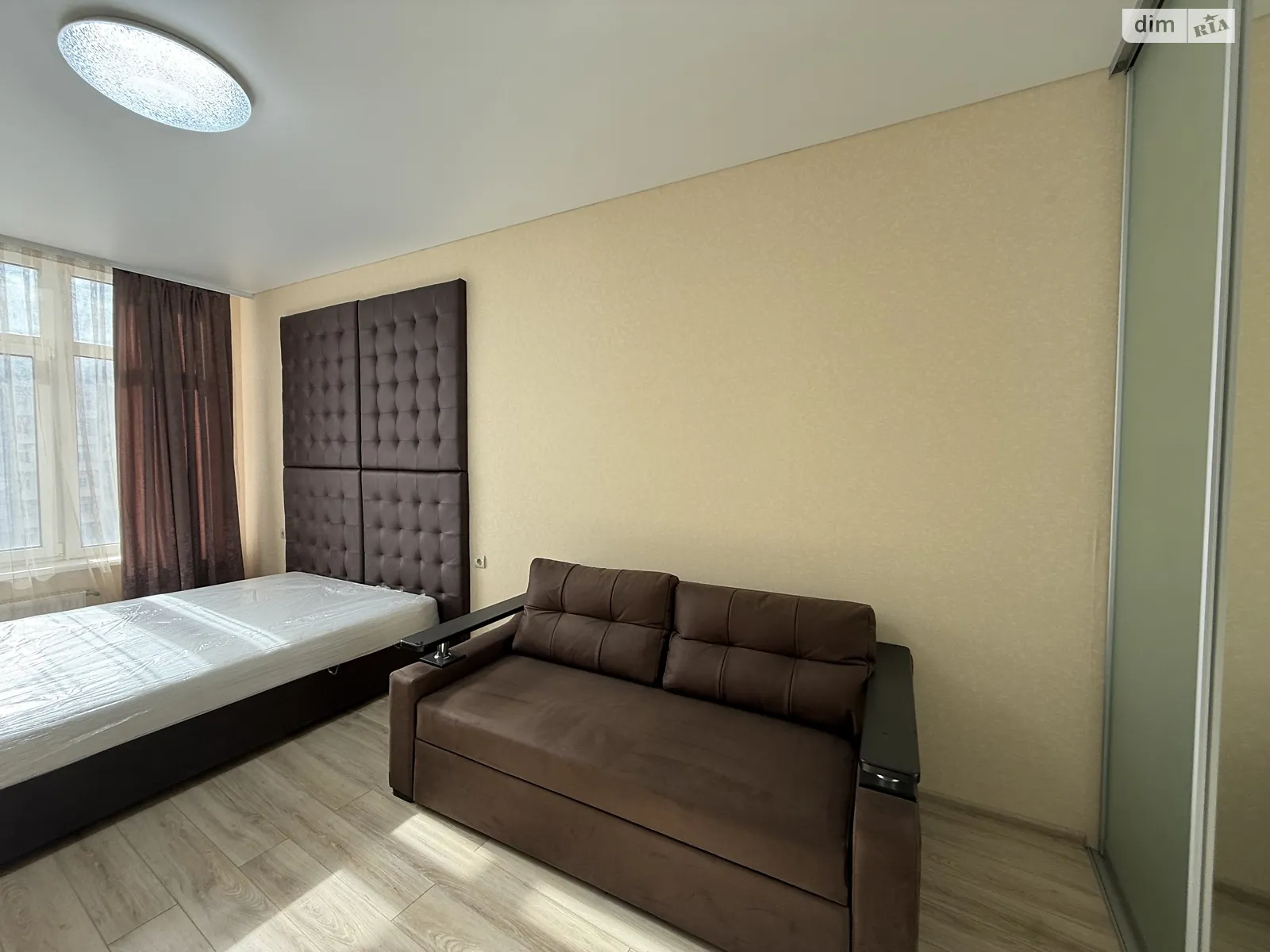 Продается 1-комнатная квартира 41 кв. м в Одессе, ул. Генуэзская, 3В - фото 1