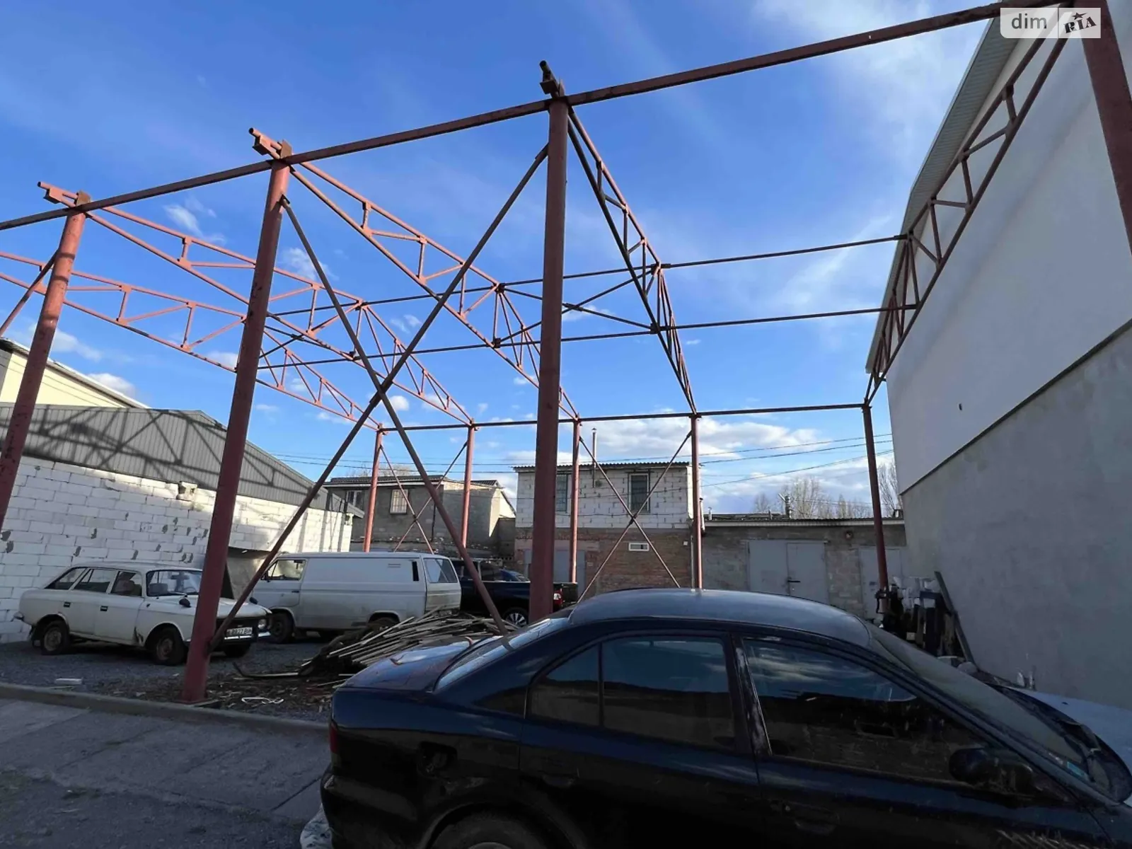 Продається місце в гаражному кооперативі універсальний на 221 кв. м, цена: 29900 $ - фото 1