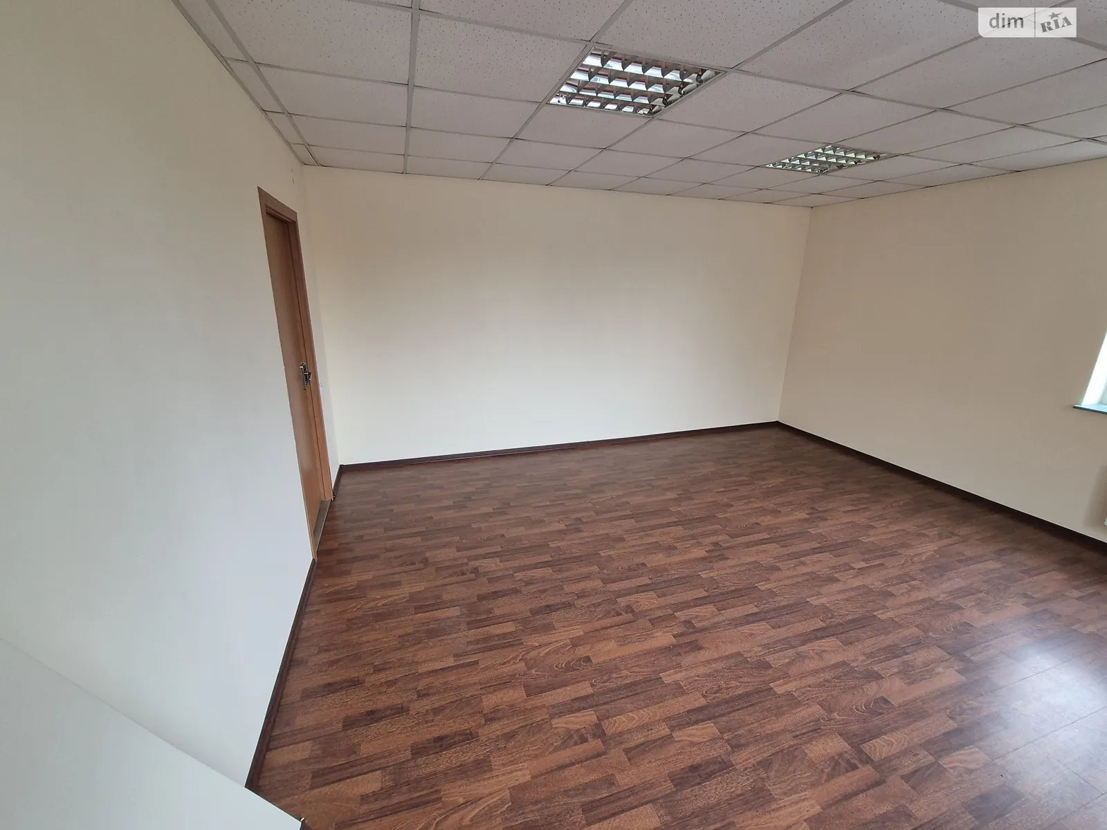 Здається в оренду офіс 25 кв. м в бізнес-центрі, цена: 3750 грн - фото 1