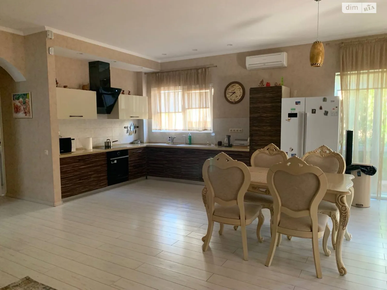 Сдается в аренду дом на 2 этажа 160 кв. м с балконом, цена: 1500 $ - фото 1
