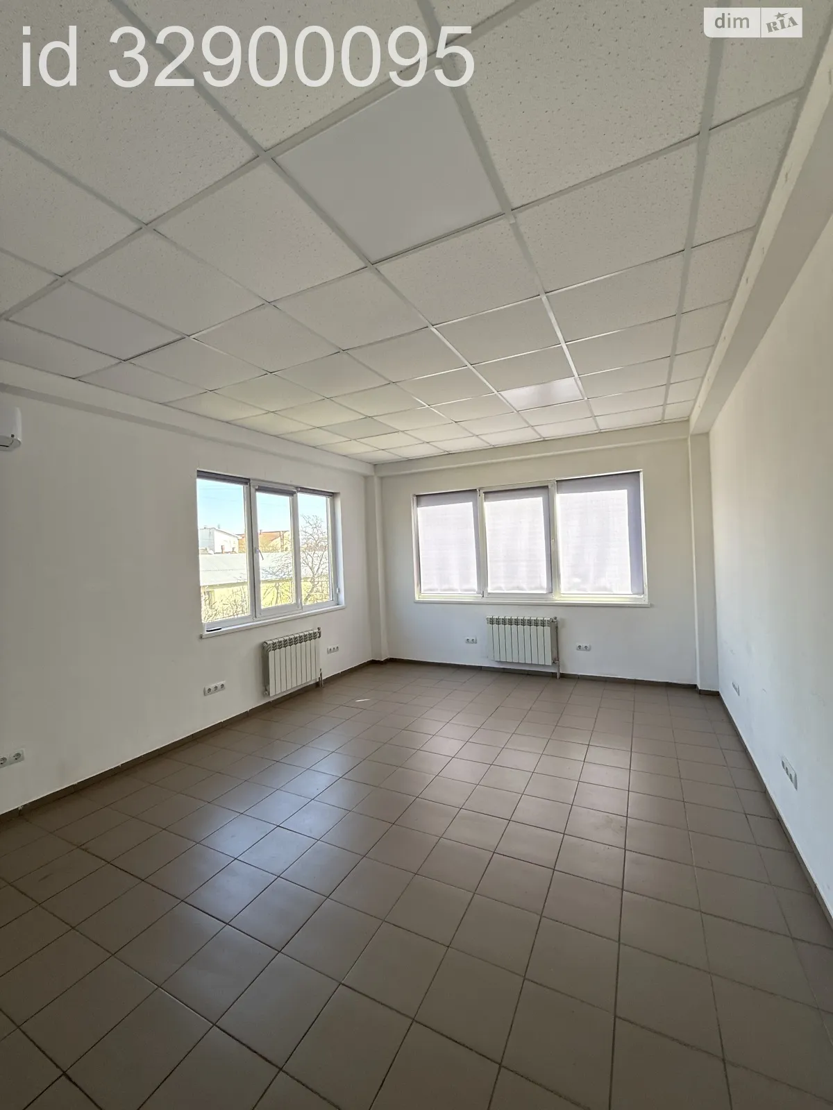 Сдается в аренду офис 26 кв. м в бизнес-центре, цена: 12500 грн - фото 1