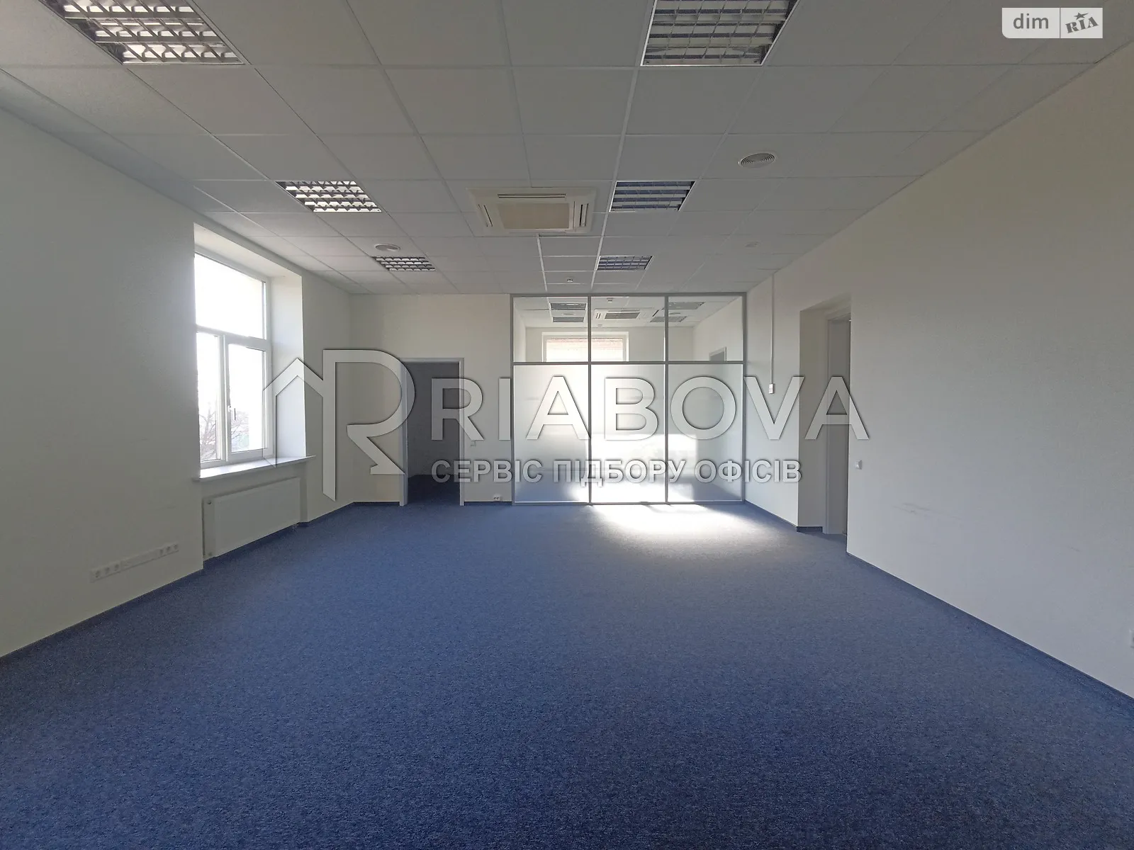 Сдается в аренду офис 432 кв. м в бизнес-центре, цена: 8262 $ - фото 1