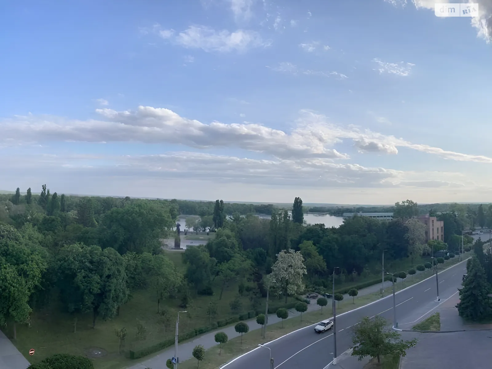 Продається 3-кімнатна квартира 131 кв. м у Кременчуку, вул. Алітуська (Жадова Ген.) - фото 1