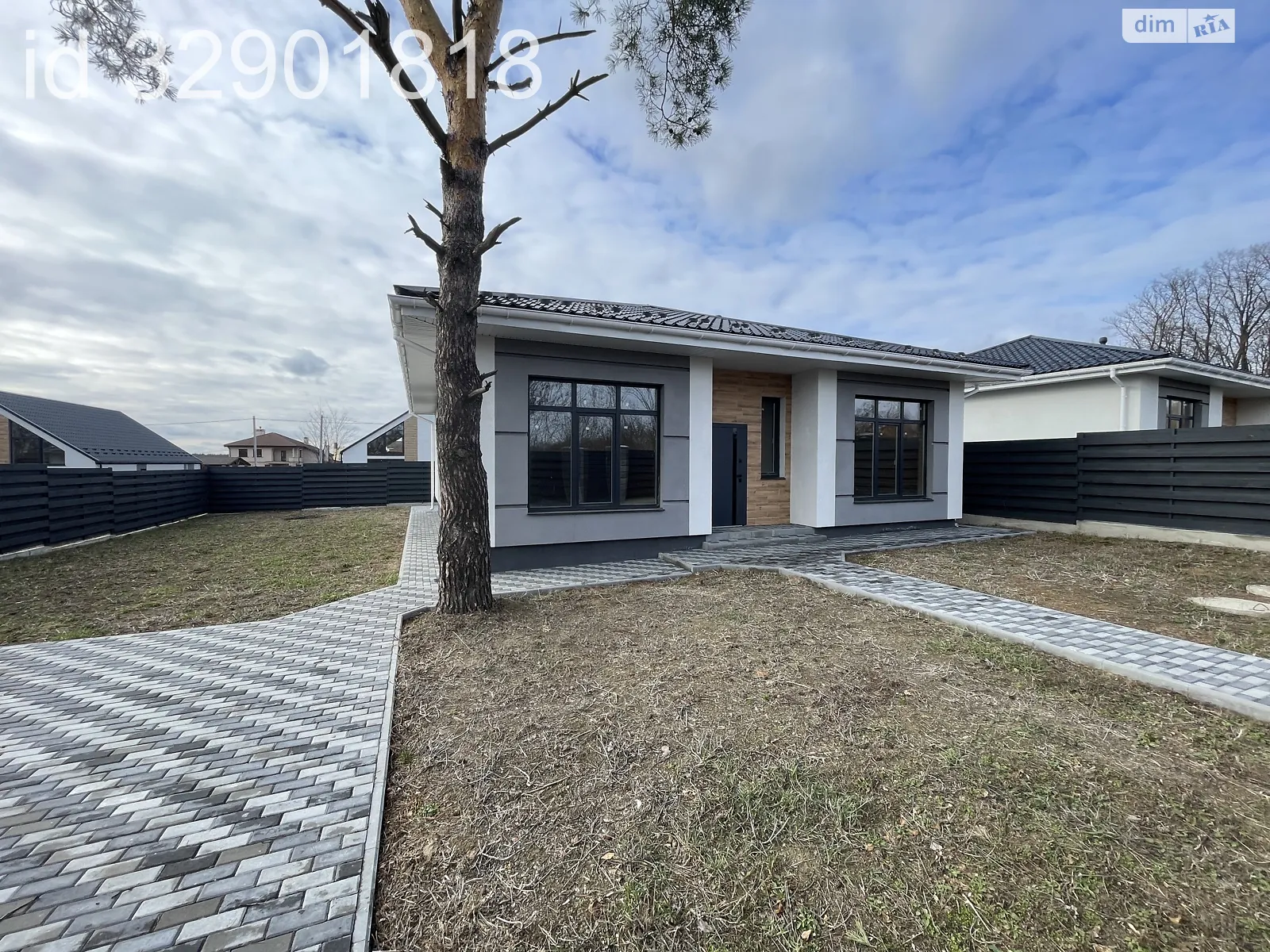 Продається одноповерховий будинок 118 кв. м з гаражем, цена: 100000 $ - фото 1