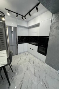 Долгосрочная аренда квартиры, Ивано-Франковск, р‑н. Центр, Андрея Мельника улица