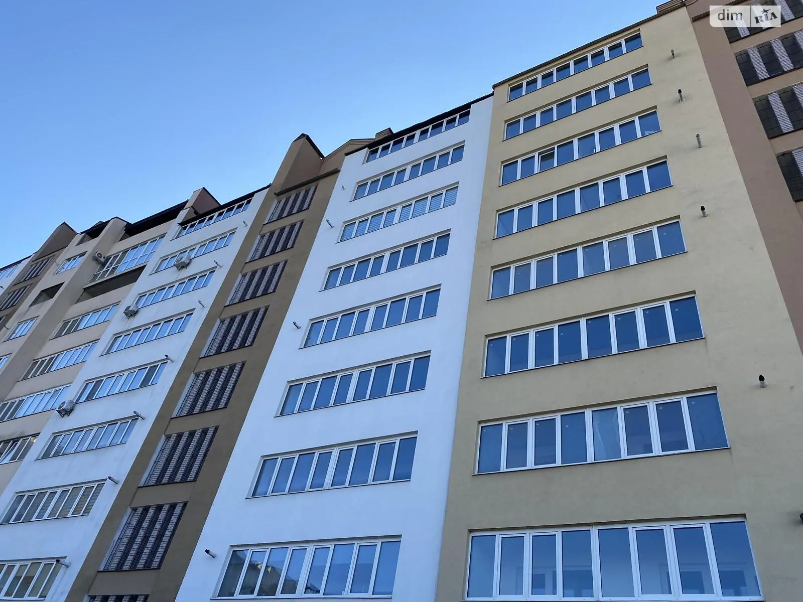 1-комнатная квартира 44 кв. м в Тернополе, ул. Ильенко - фото 1