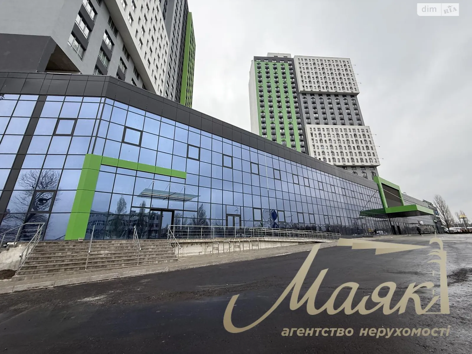 Продается помещения свободного назначения 143 кв. м в 27-этажном здании, цена: 300000 $ - фото 1