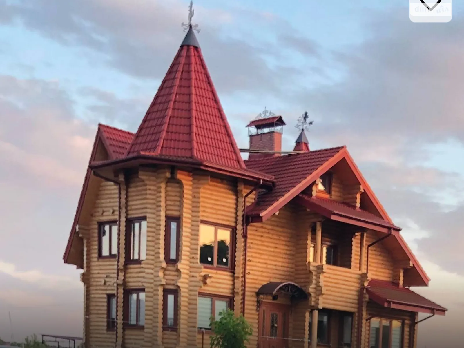 Продается дом на 3 этажа 243.5 кв. м с участком, цена: 500000 $ - фото 1