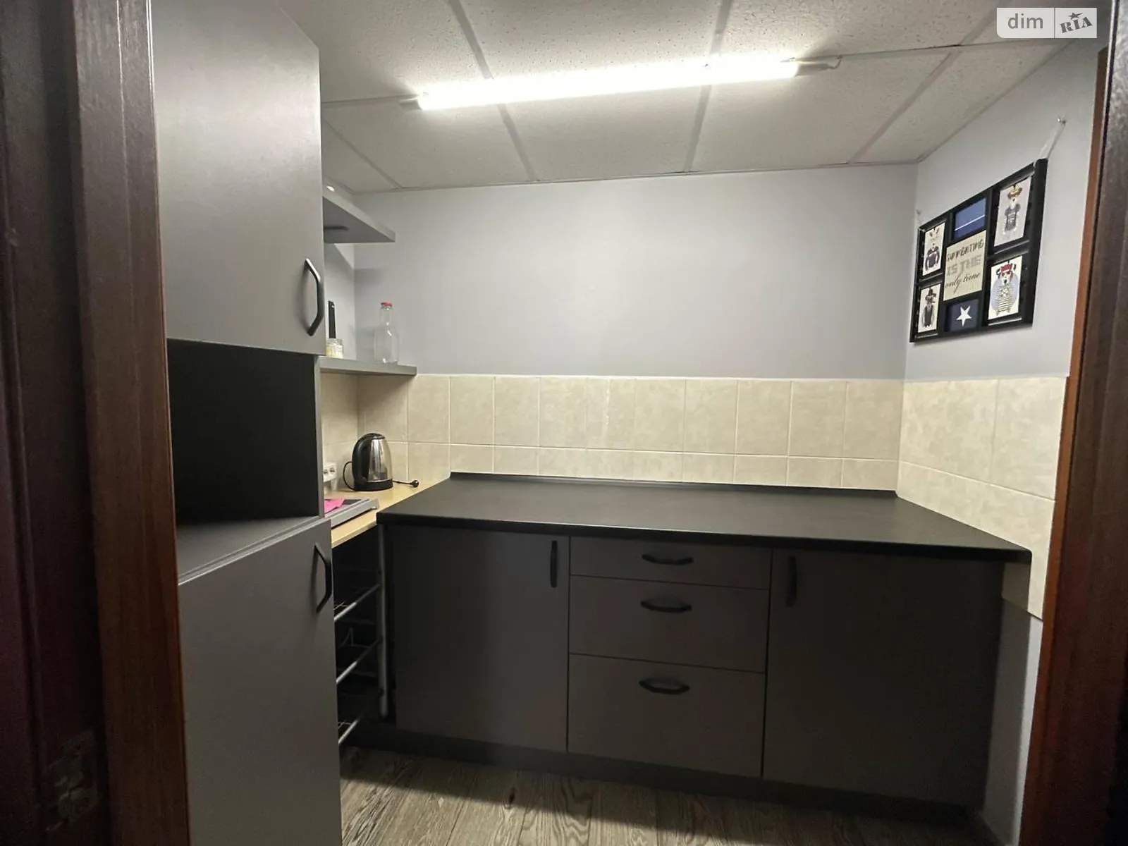 Здається в оренду офіс 74 кв. м в бізнес-центрі, цена: 450 $ - фото 1