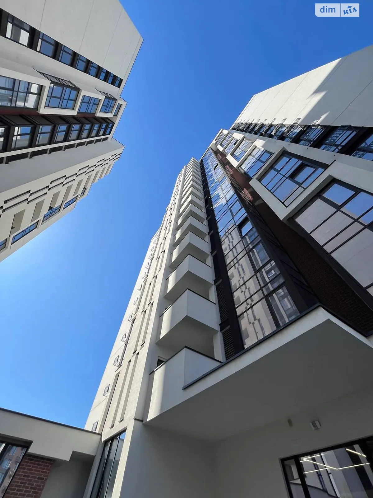 Продается 1-комнатная квартира 40 кв. м в Ивано-Франковске, ул. Ленкавского, 34 - фото 1