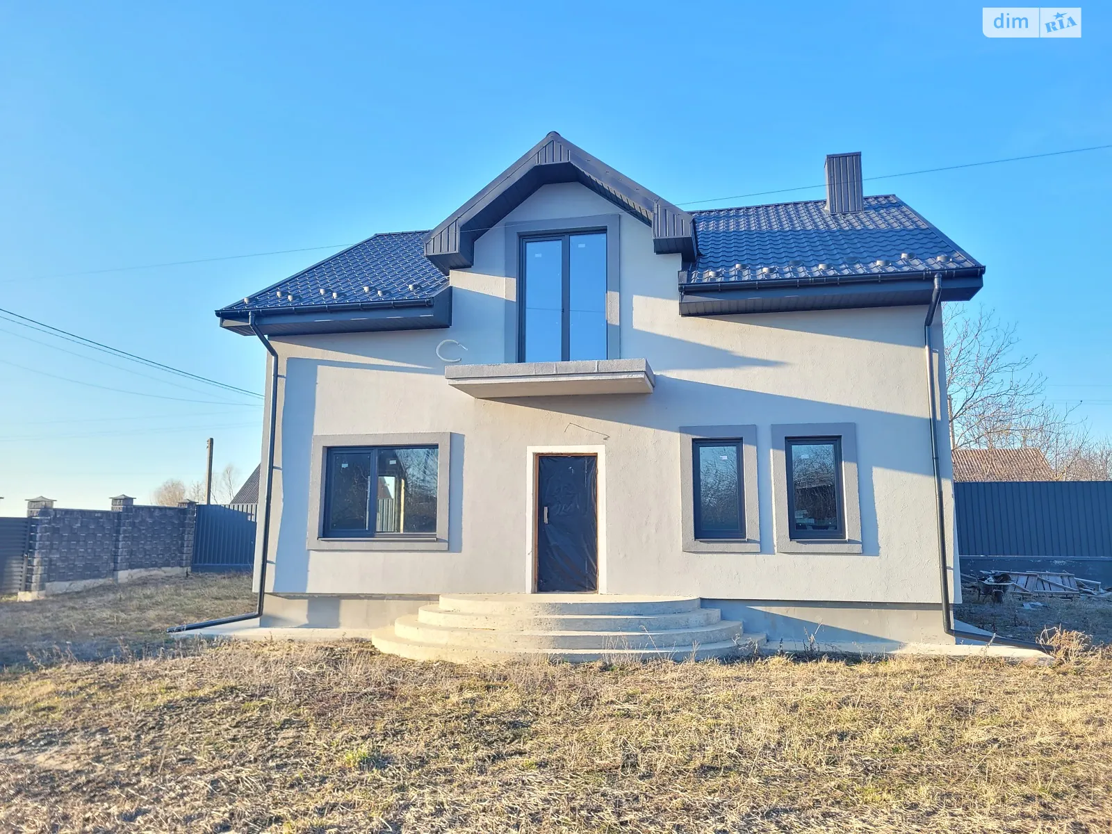 Продается дом на 2 этажа 175 кв. м с садом, цена: 126000 $ - фото 1