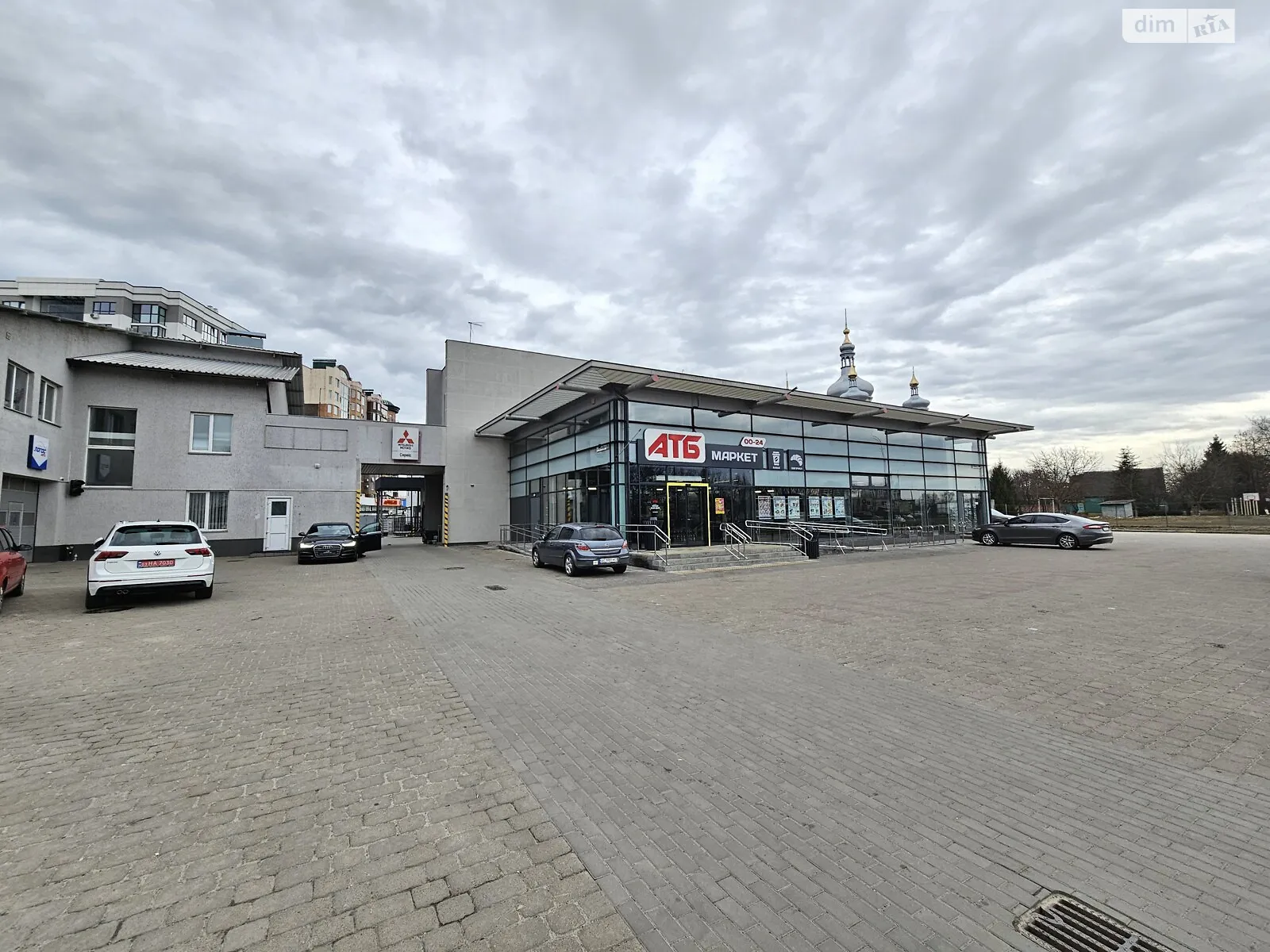 Сдается в аренду офис 242 кв. м в бизнес-центре, цена: 72600 грн - фото 1