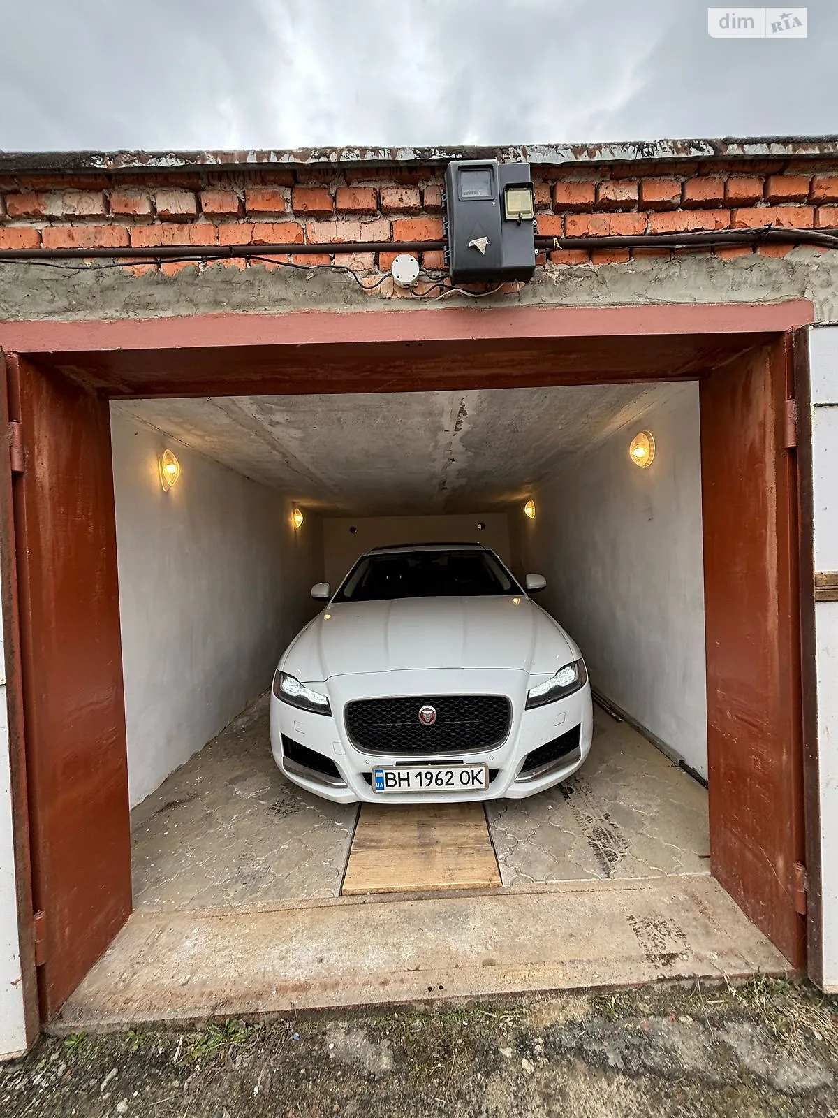 Продается место в гаражном кооперативе под легковое авто на 20 кв. м, цена: 6000 $ - фото 1