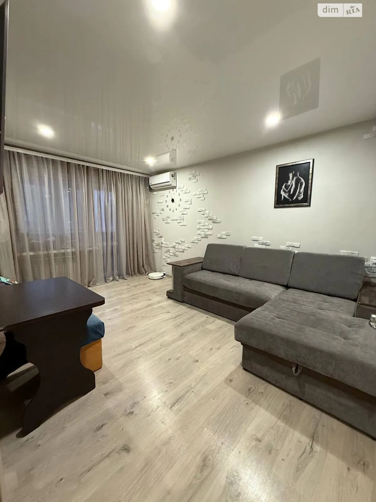 Продается 3-комнатная квартира 57 кв. м в Днепре, ул. Казакевича, 5 - фото 1