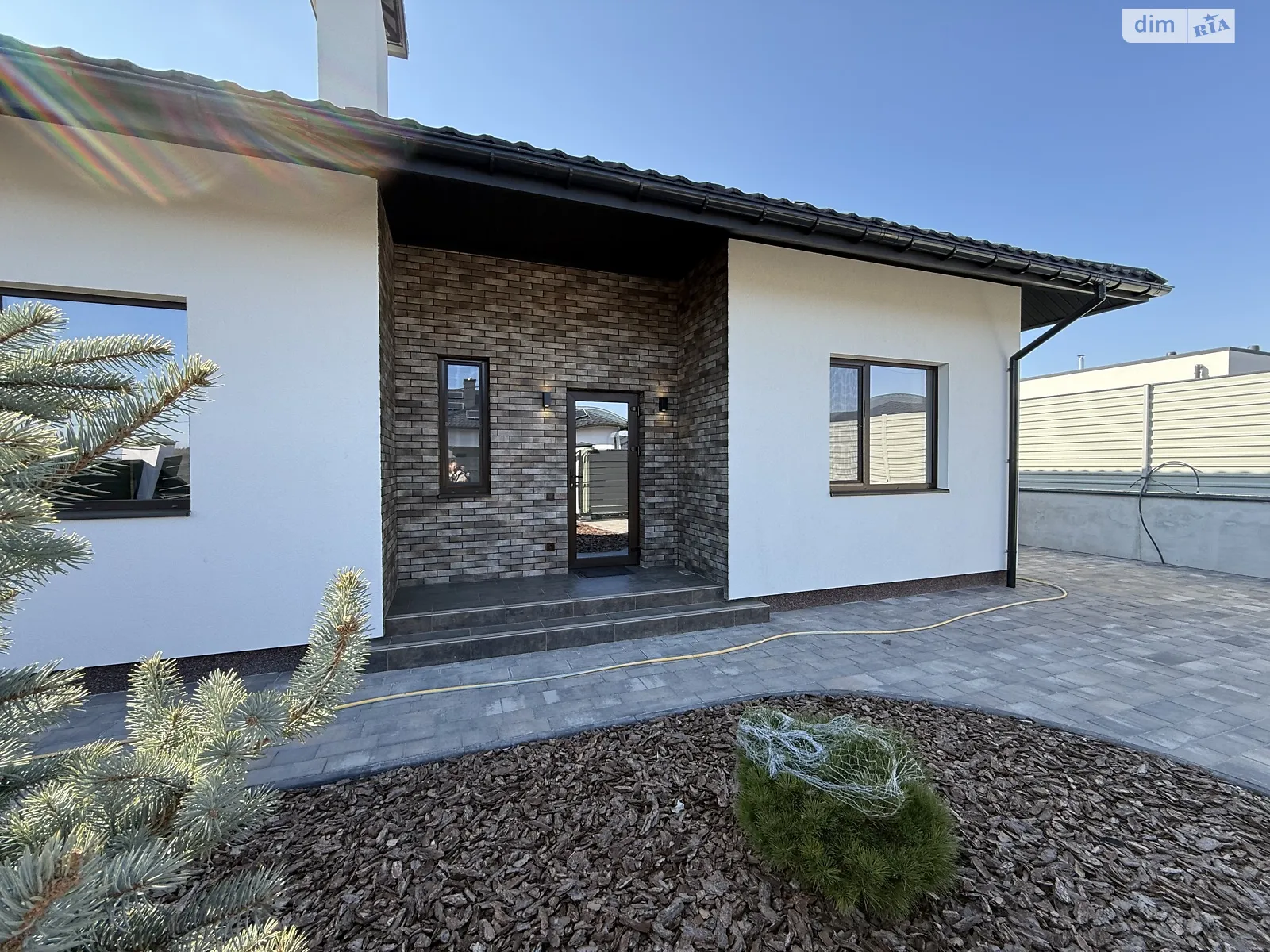 Продается одноэтажный дом 115 кв. м с бассейном, цена: 215000 $ - фото 1