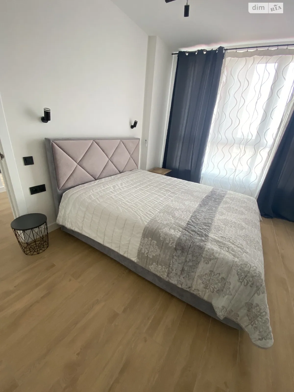 Продается 1-комнатная квартира 32 кв. м в Киеве, ул. Набережно-Рыбальская дорога, 27 - фото 1