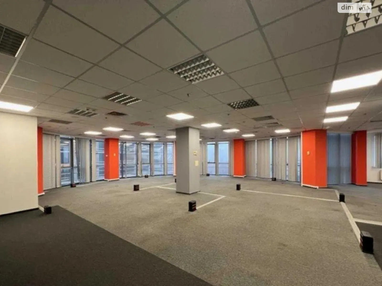 Сдается в аренду офис 1500 кв. м в бизнес-центре, цена: 25600 $ - фото 1