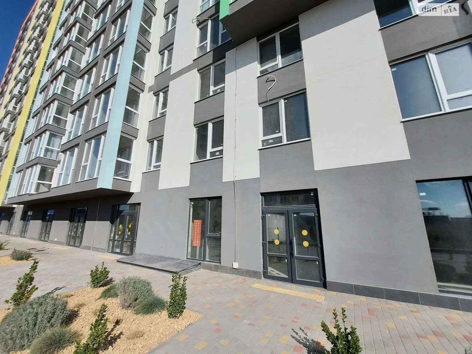 Продается помещения свободного назначения 58 кв. м в 17-этажном здании, цена: 63800 $ - фото 1