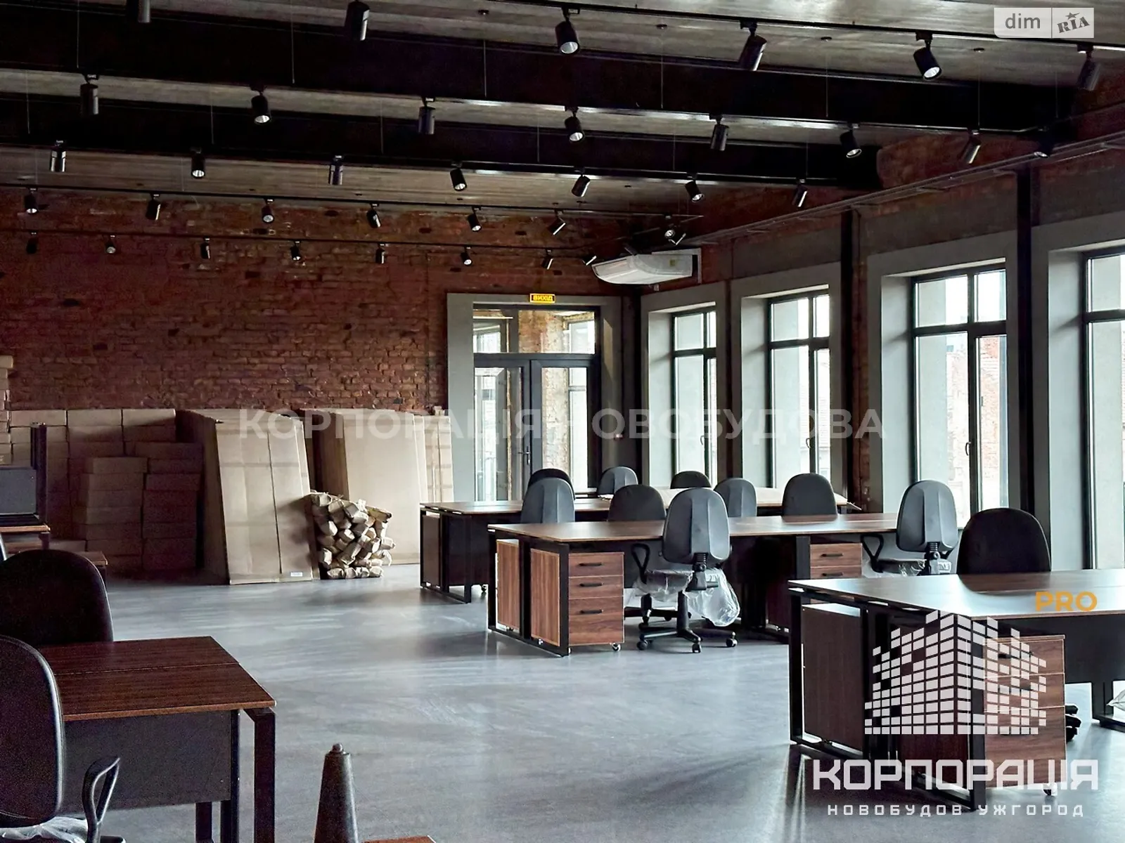 Сдается в аренду офис 50 кв. м в бизнес-центре, цена: 500 $ - фото 1