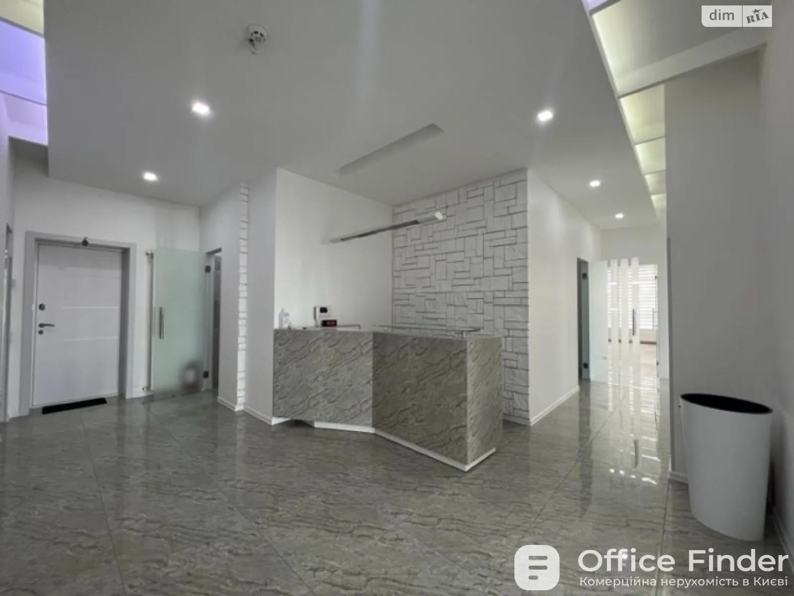 Сдается в аренду офис 160 кв. м в бизнес-центре, цена: 2500 $ - фото 1