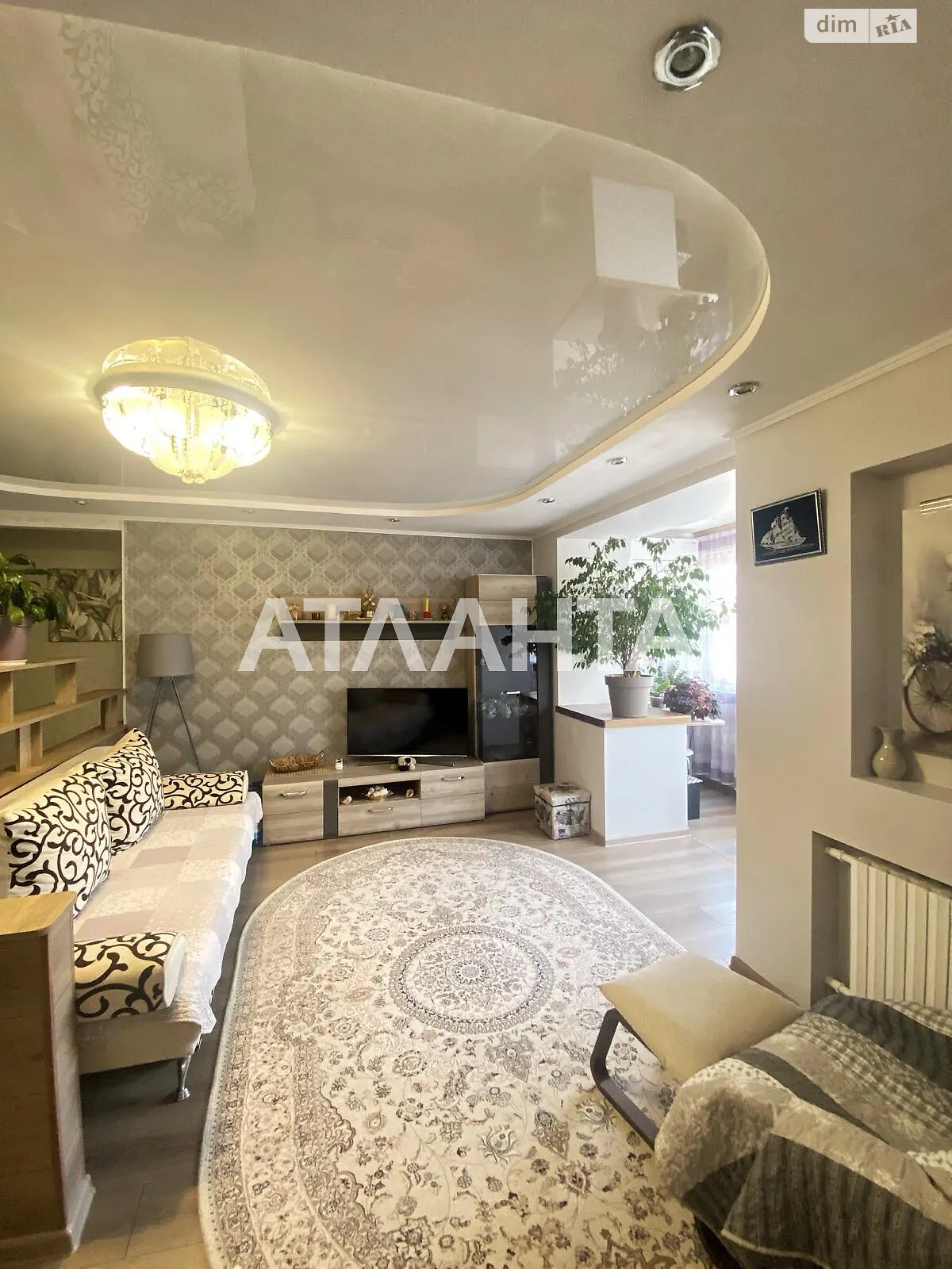 Продається 3-кімнатна квартира 82.4 кв. м у Одесі, просп. Небесної Сотні - фото 1