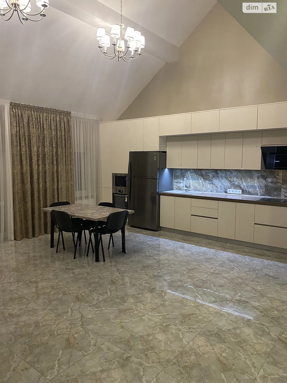 Продается 4-комнатная квартира 170.7 кв. м в Ворзеле, ул. Варшавская(Ватутина), 96 - фото 1